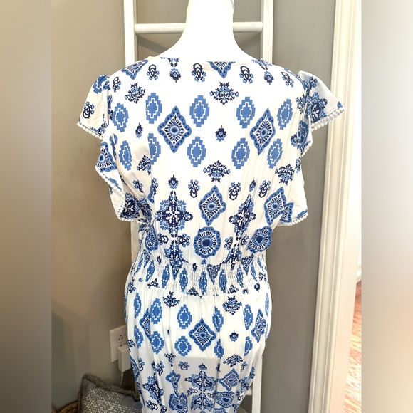 🔥BNWT Butterfly Sleeved Shirred Single Breasted Maxi Dress! - Picture 9 of 9